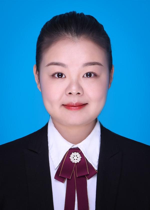 IMG_7550-周雅婧 电子商务.jpg