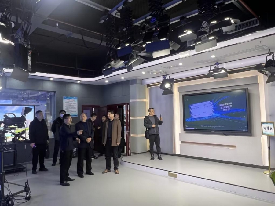 说明: 衡水开放大学考察01