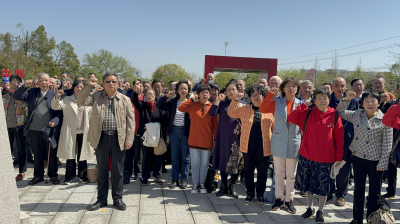 离退休工作党总支全体党员赴陈树湘广场开展主题党日活动