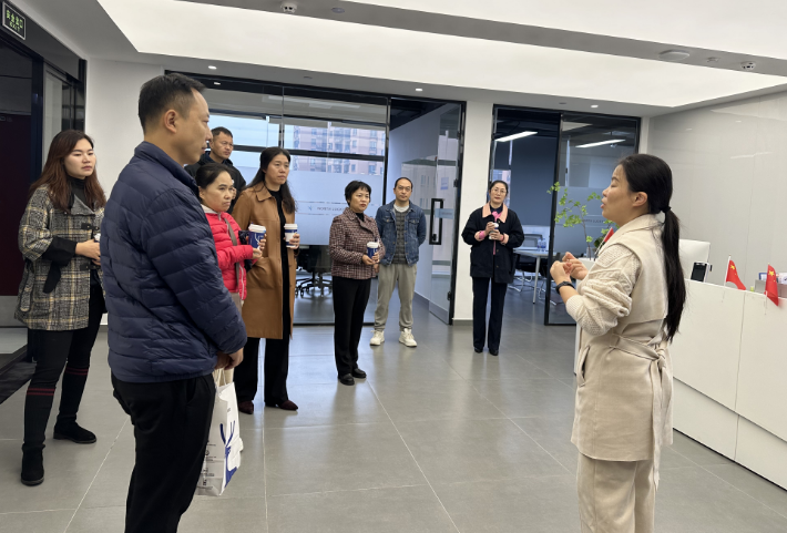 香蕉视频黄片、政府、企业三方联动，积极推进产教融合